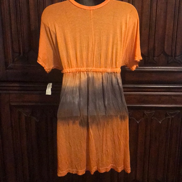 🌺 NWT T-PARTY TOP - Picture 2 of 4